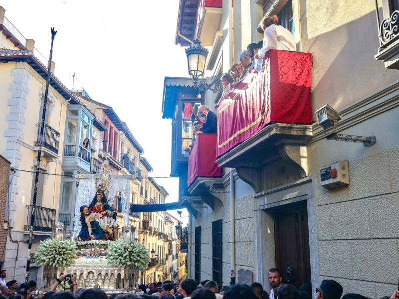 La procesión por la Cuesta de Gomerez