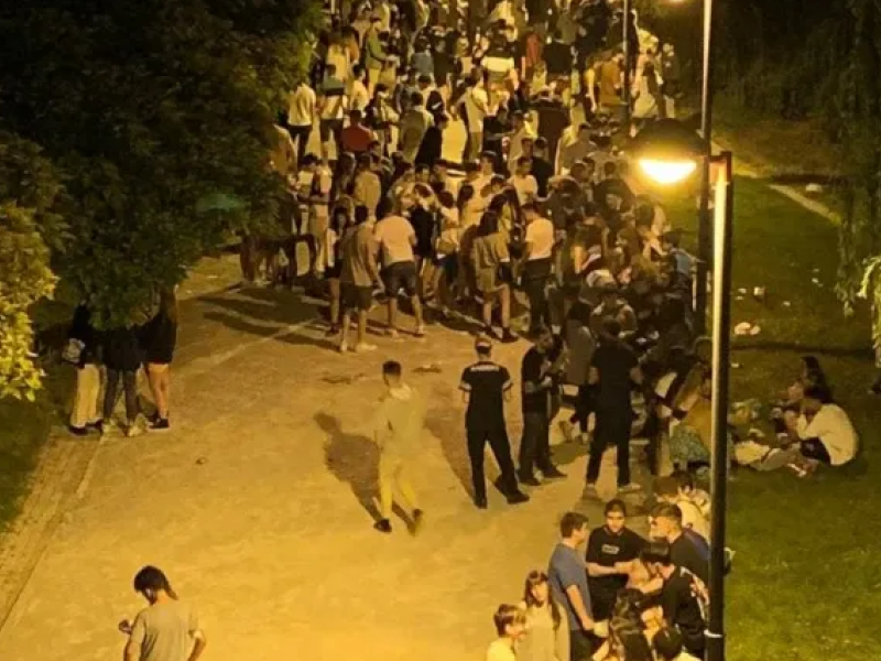 Pasea con su perro por un parque de Logroño y no puede creer lo que hacen unos adolescentes: "Incorregibles"