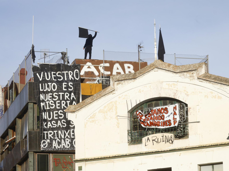 Okupa atrincherado en El Kubo (Barcelona)