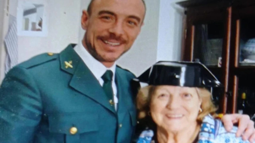 Paqui Gómez, madre de Miguel Ángel, guardia civil asesinado en Barbate