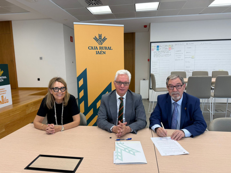 Acuerdo firmado entre Caja Rural y la Agrupación de Cofradías