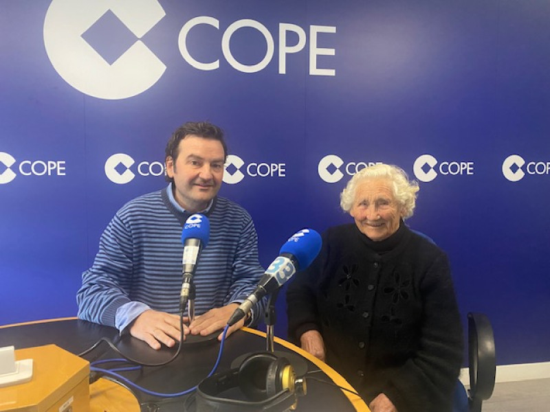 Felisa estuvo en los estudios de COPE Ourense