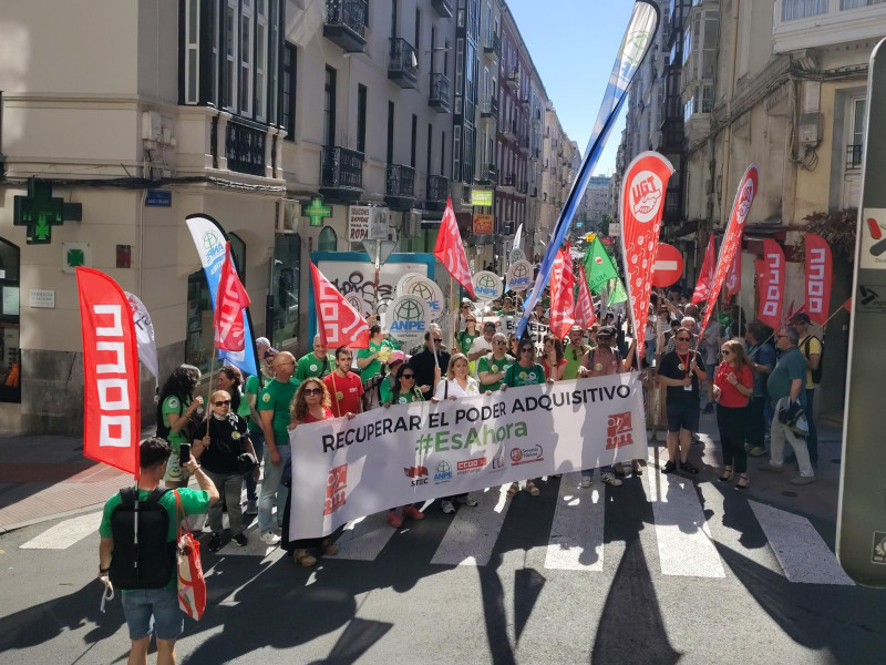 Los docentes por la Calle Hernán Cortés de Santander