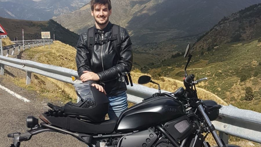 Josep Boan, con su moto