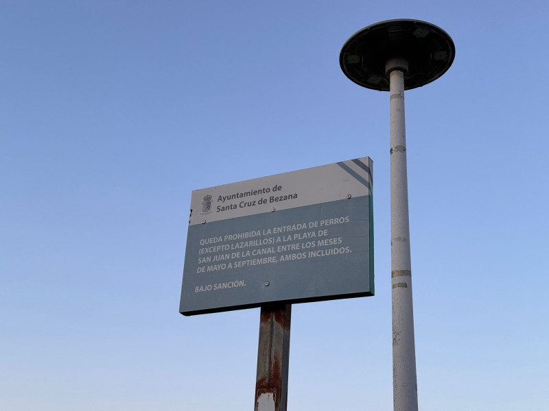 Cartel de la Playa de San Juan de la Canal