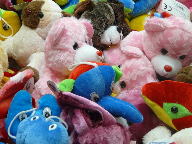 Peluches con la etiqueta CE