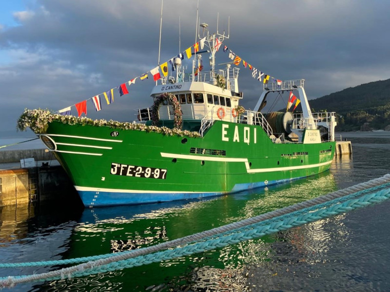 O Cantiño, el barco que portará a la Virgen del Carmen