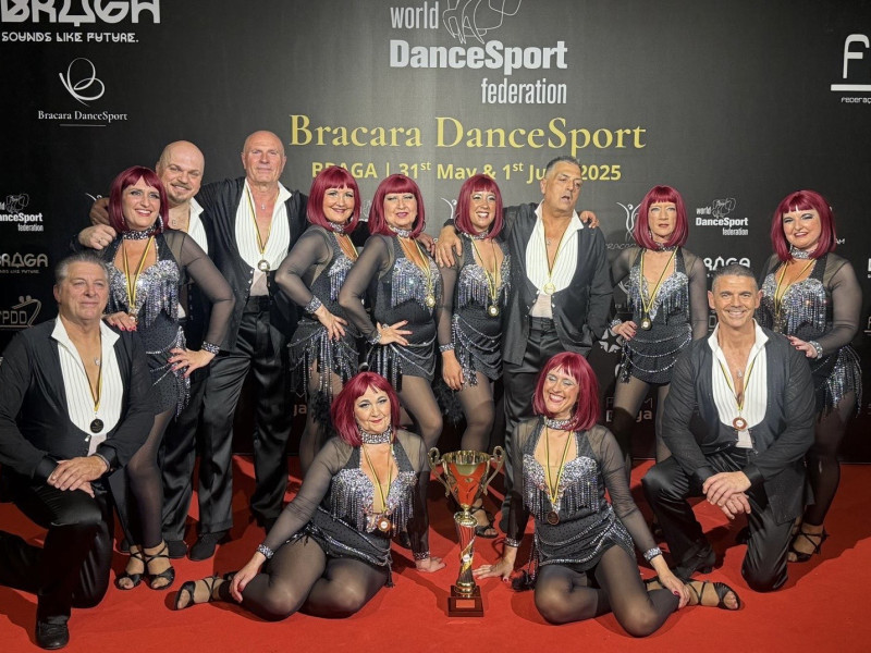 La formación de Forever Narón ganó en la categoría Senior Big Team