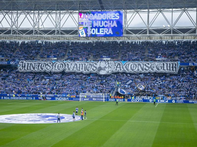 Ambiente antes del Oviedo - Cádiz.