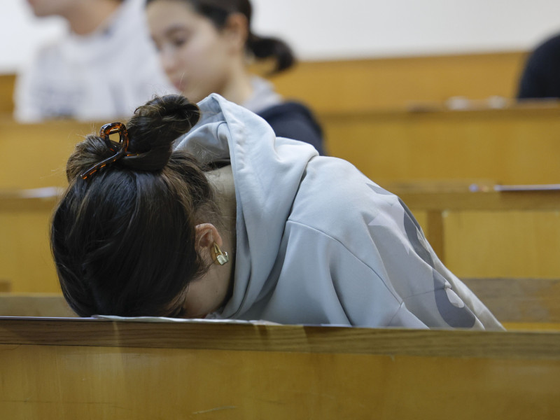 Un psicólogo desvela el mantra que debes repetirle a tu hijo si los nervios se apoderan de él durante los exámenes de Selectividad