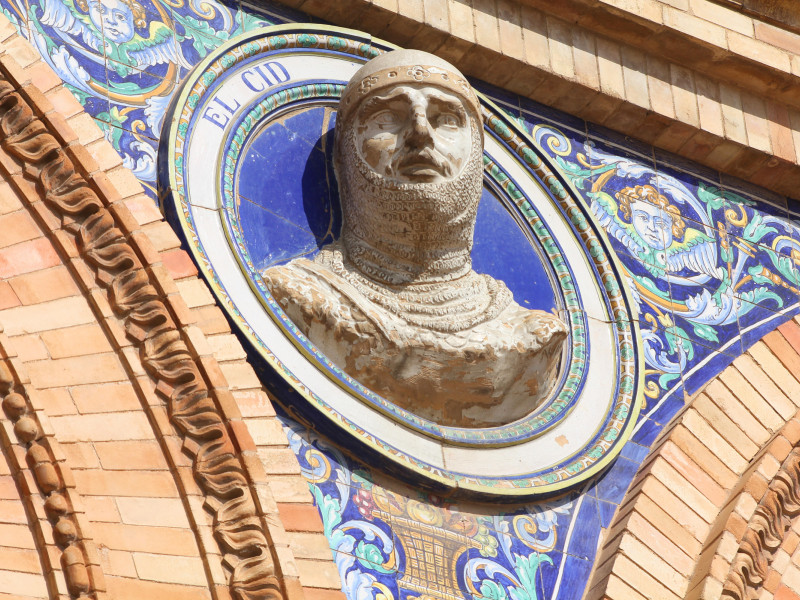Busto del famoso Cid, héroe español en la Plaza de España