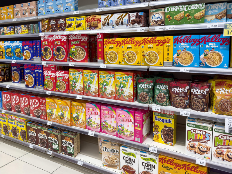 Cereales de desayuno Kellogs y Nesquik en los supermercados españoles de Tenerife.