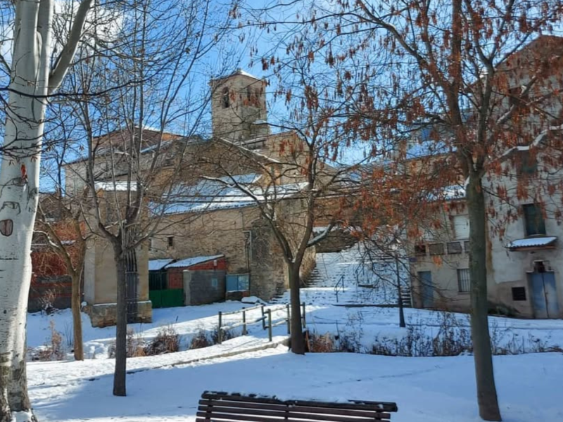 Paisaje de Bernúy de Porreros en un día de nieve