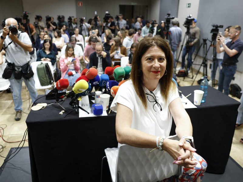 La exmilitante socialista Leire Díez comparece este miércoles ante los medios después de solicitar su baja en el PSOE