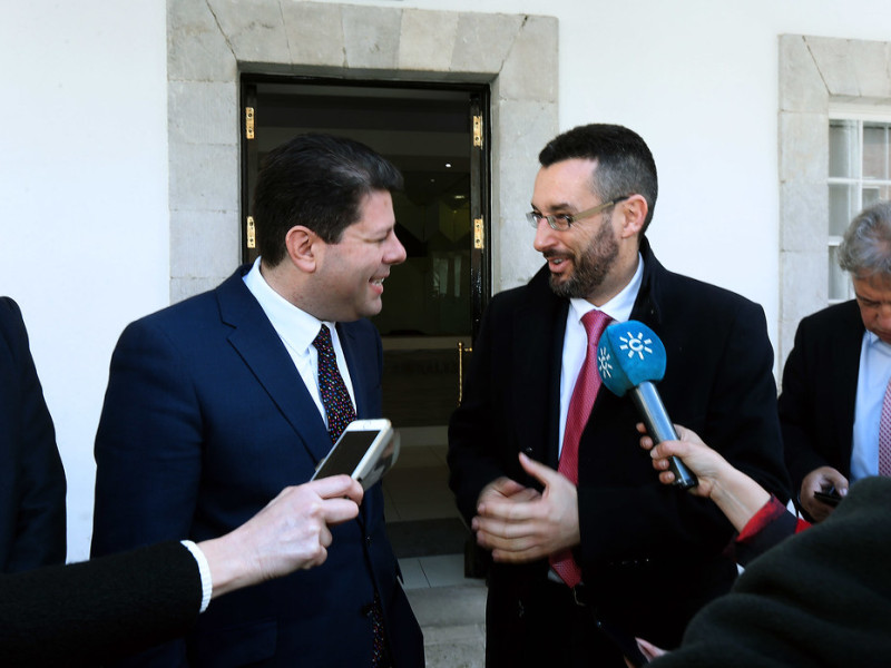 A la derecha, Juan Franco, alcalde de La Línea de la Concepción