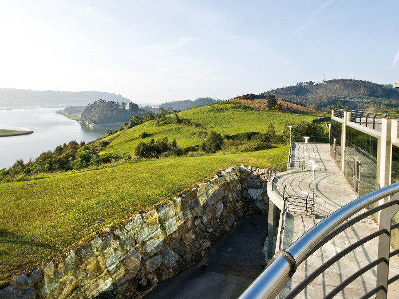 La vista de la desembocadura del Nalón desde las instalaciones del Palacio de La Magdalena