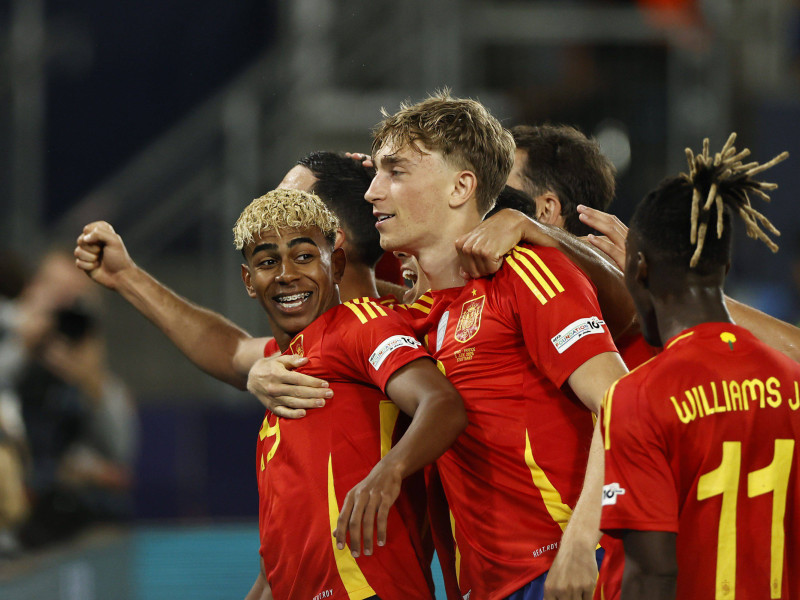 Lamine Yamal celebra el 5-1 de España contra Francia