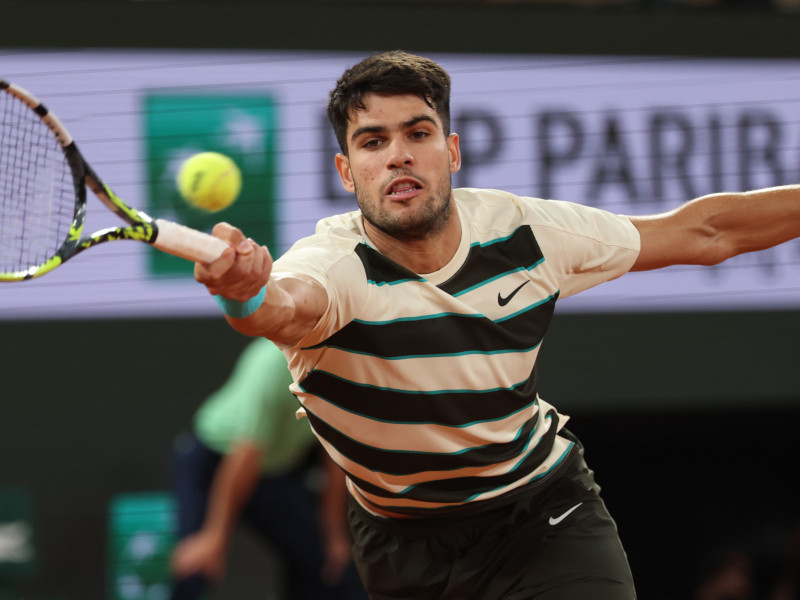 Carlos Alcaraz ha sufrido mucho en el primer set, pero ha conseguido pasar a la final.