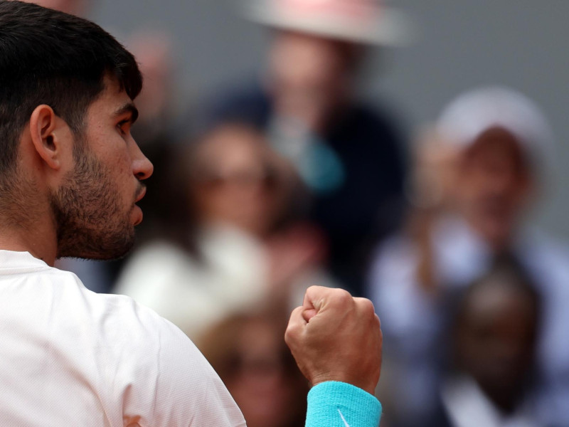 Alcaraz celebra un punto durante la final de Roland Garros
