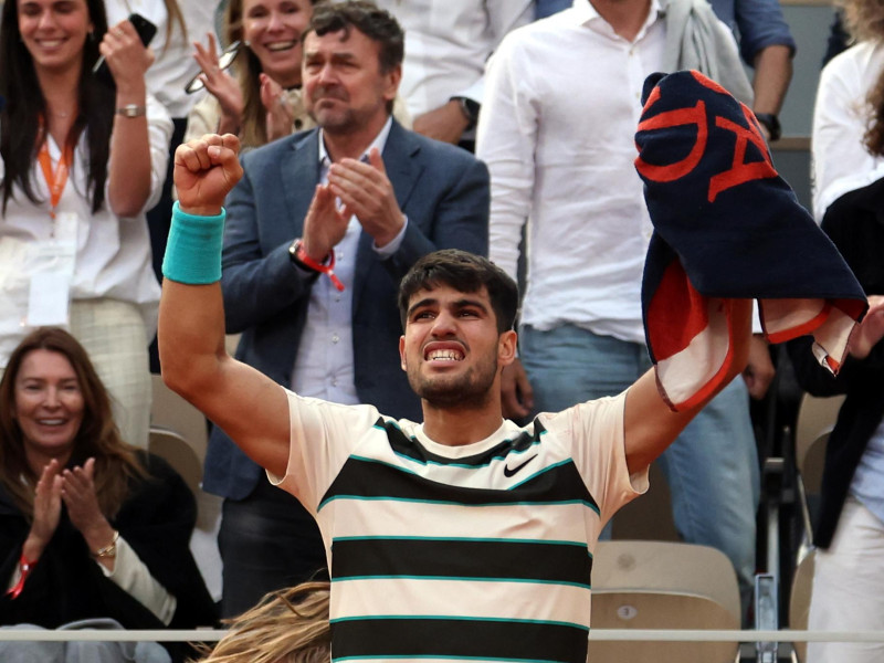 Carlos Alcaraz forzó el quinto set en la final de Roland Garros tras ir dos sets abajo