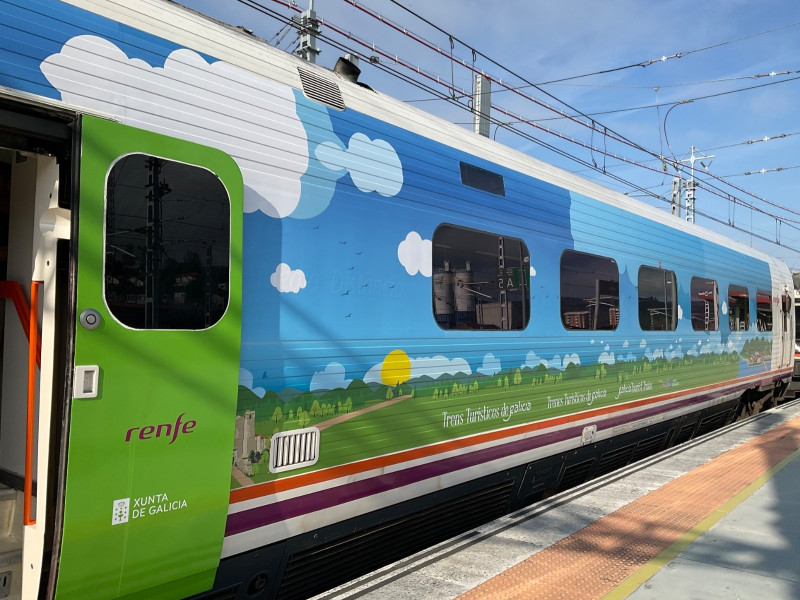 Las rutas de los trenes turísticos vuelven a la Ribeira Sacra después de dos temporadas suspendidas por obras en las infraestructuras