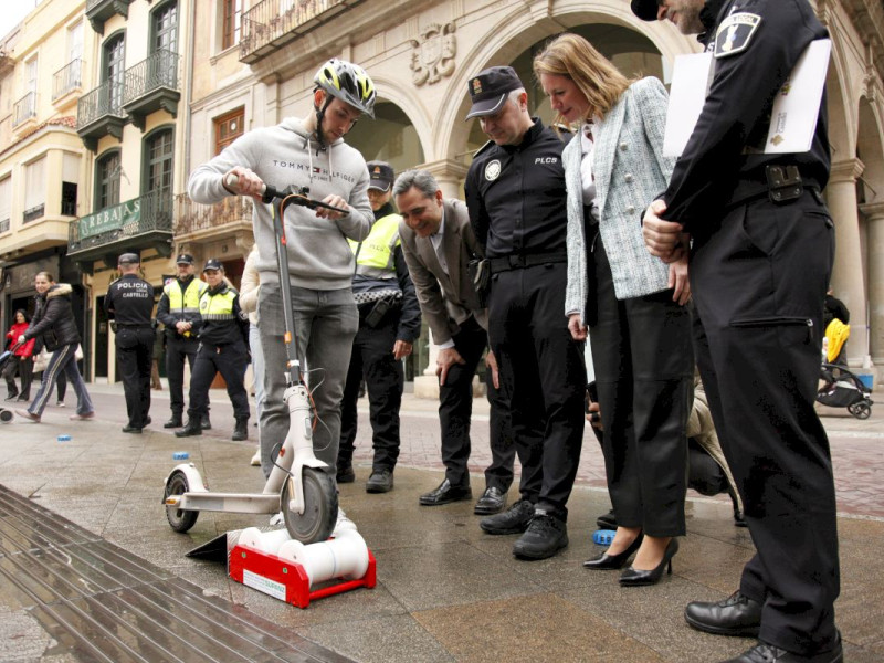 Control de velocidad de patinetes eléctricos de la Policía Local de Castellón de la Plana