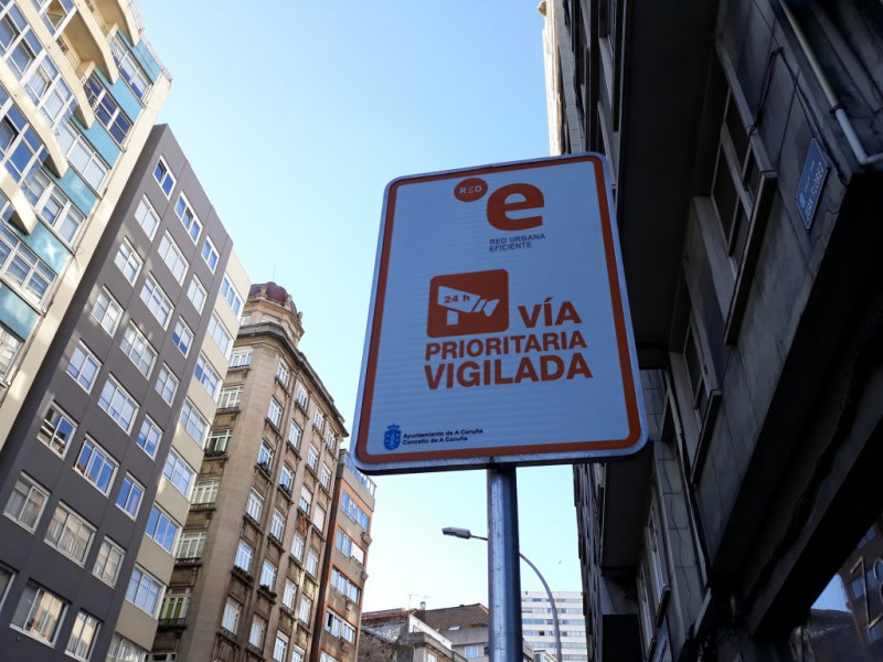 Cartel de Vía Prioritaria Vigilada en Federico Tapia