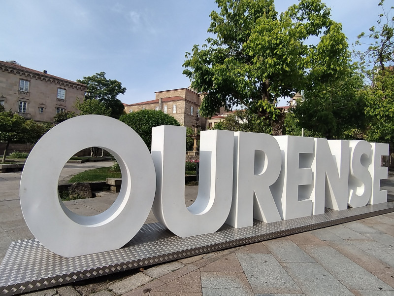 Letras de Ourense en la ciudad