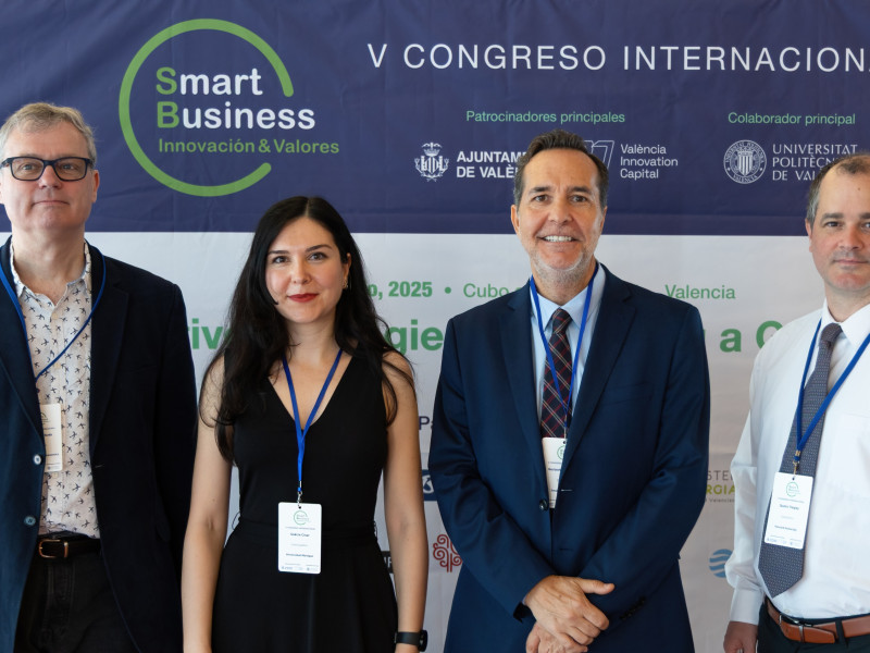 Ponentes de la NASA, Harvard y London School of Economics junto al director del congreso