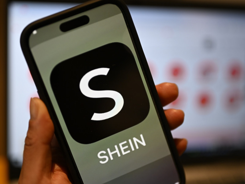 Imagen de la app de Shein en un móvil