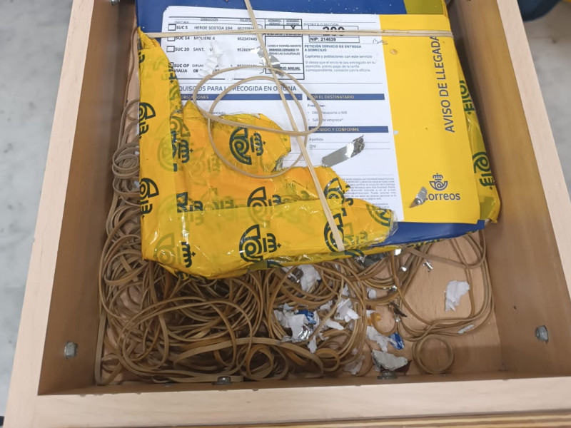 Paquete en la oficina de Correos de La Paloma, en Málaga
