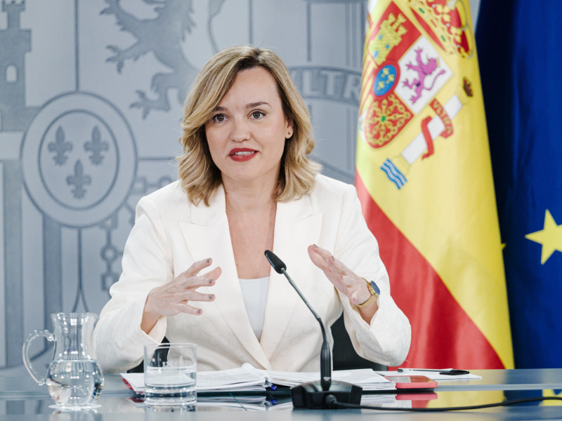 La ministra Portavoz, de Educación, Formación Profesional y Deportes, Pilar Alegría, durante una rueda de prensa posterior a la reunión del Consejo de Ministros en el Palacio de La Moncloa, a 10 de junio de 2025, en Madrid (España).
