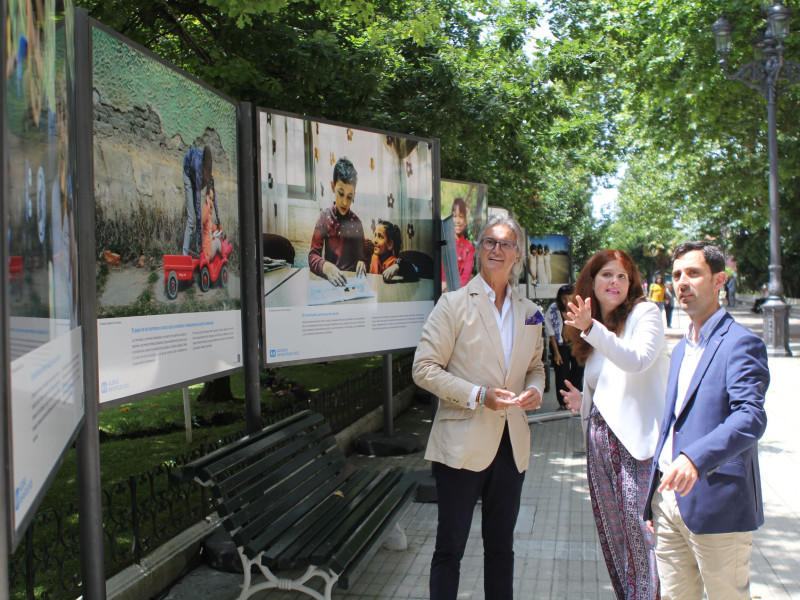 Poty Castillo, Arantxa Sanz y Mateo Echevarría, en la inauguración