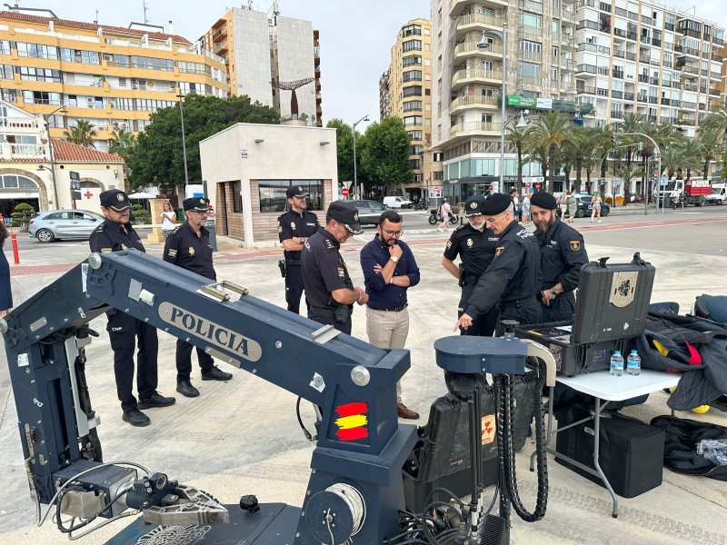 Agentes de la Policía Nacional durante el acto de presentación de la operación verano