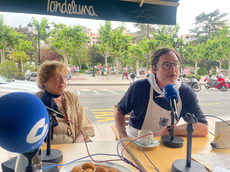 El historiador Emilio Sáenz-Francés y la indumentista riojana Ana María Medina