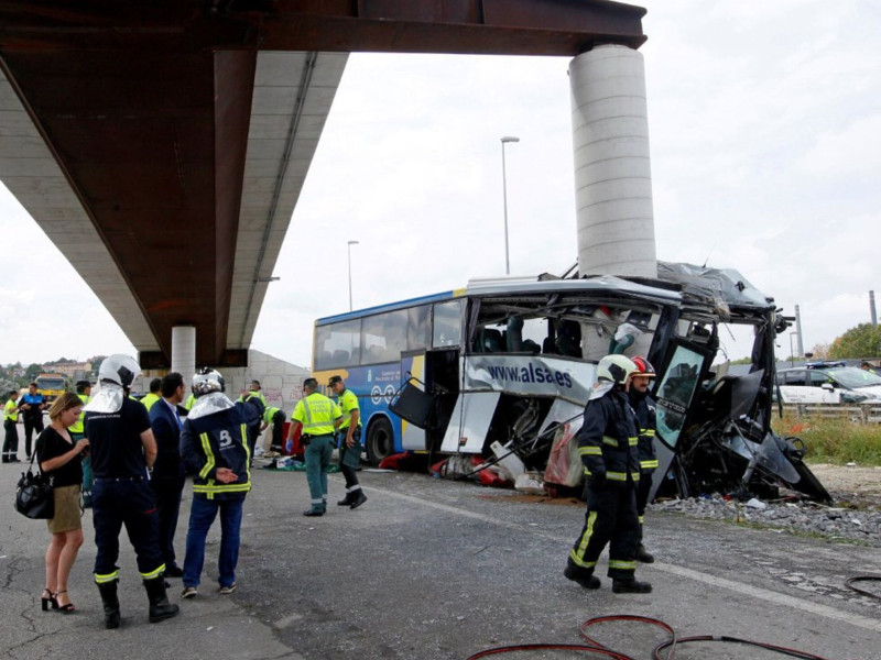 Una imagen del autobús accidentado en Avilés en 2018
