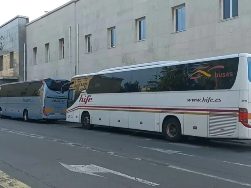 Autobuses fletados por Renfe