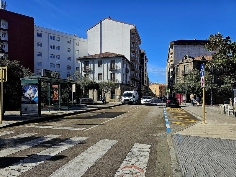 La calle Julian Ceballos marca uno de los límites de la ZBE