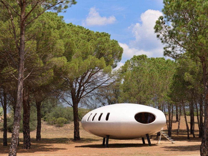 Brad Pitt compra una icónica casa " ovni " de la Costa Brava y la traslada  a California