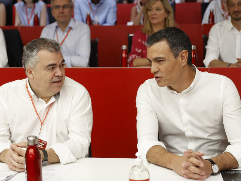 Pedro Sánchez junto a Santos Cerdán