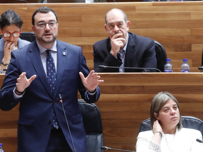 Adrián Barbón, en la Junta General del Principado