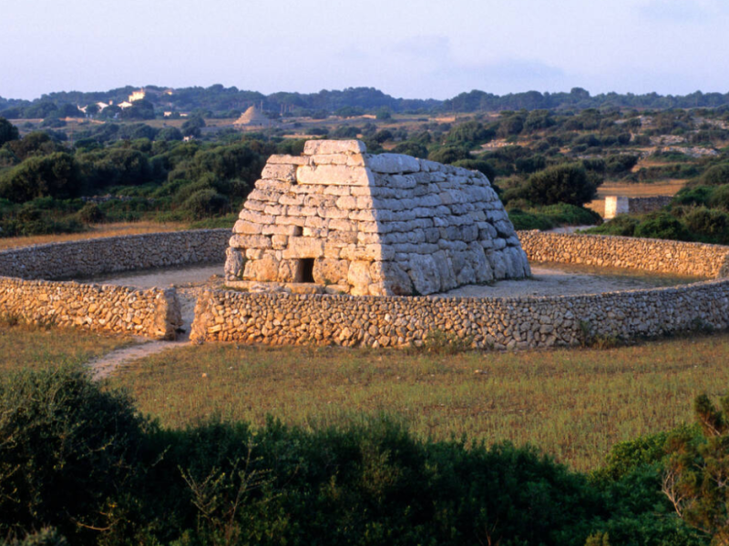 La Naveta des Tudons