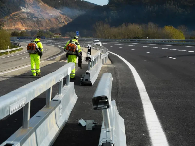 Obras en la Autovía A-63 a su paso por Salas