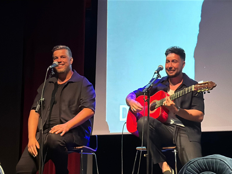 Decai en vivo en Cajasol