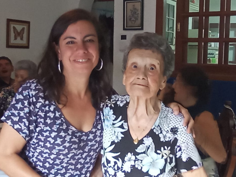 Margarita y su nieta