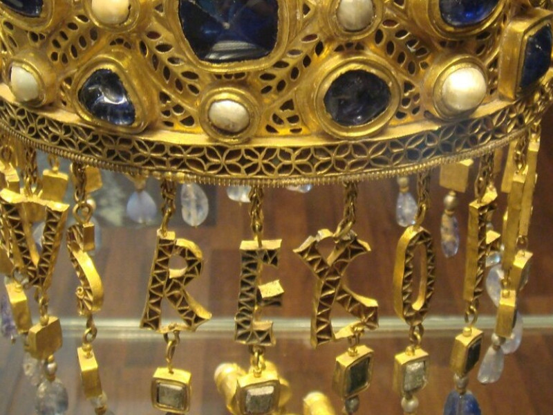 Detalle de la corona de Recesvinto