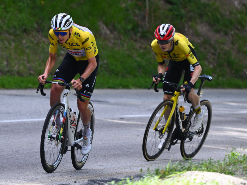 Pogacar y Vingegaard, durante la etapa reina de la Dauphiné