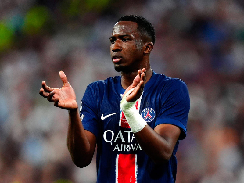 Pacho, central del PSG