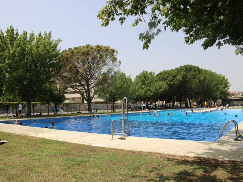 Piscines municipals de Balàfia el primer dia d'obertura de la temporada de bany 2025
