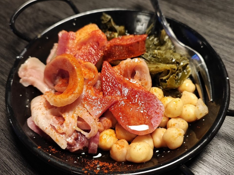 Tapa de cocido en un local de hostelería de Lugo